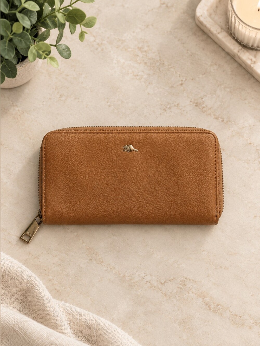 Roots Zip Wallet in Camel Brown